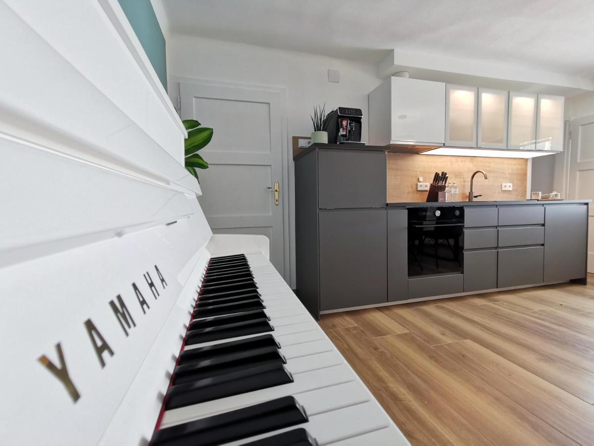 Neues City Center Piano Appartement Mit Netflix Klagenfurt am Wörthersee Exterior foto