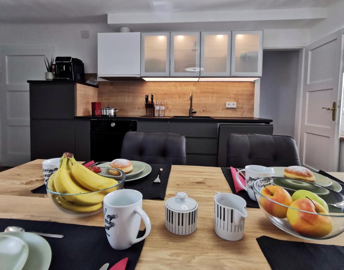 Neues City Center Piano Appartement Mit Netflix Klagenfurt am Wörthersee Exterior foto